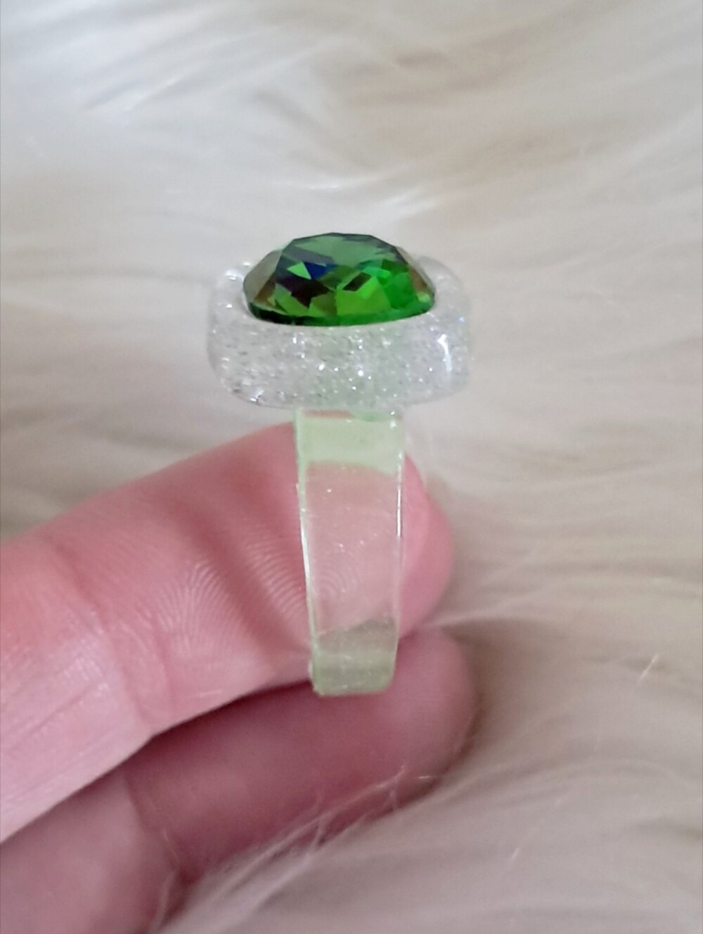 Retro Y2K Acrylic Rhinestone Ring - Picture 3 of 5